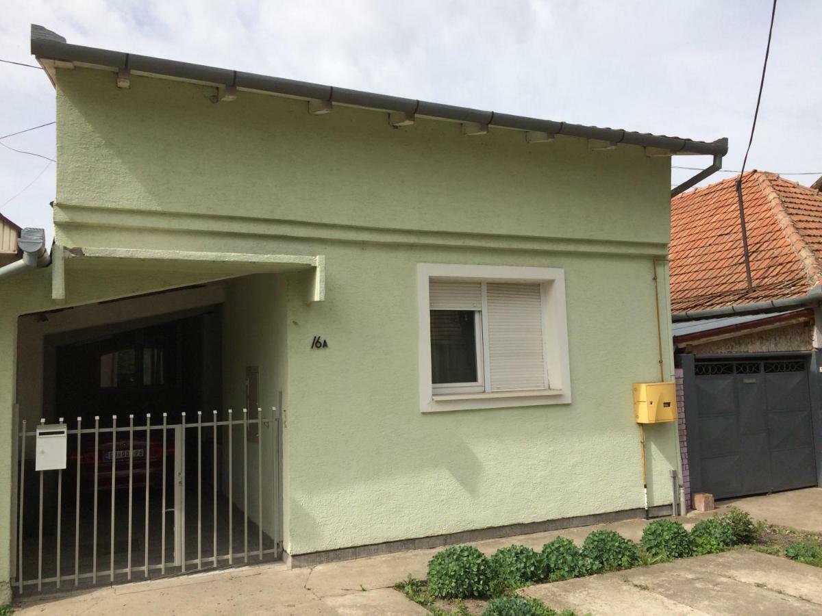 Apartman Melody Sombor Dış mekan fotoğraf